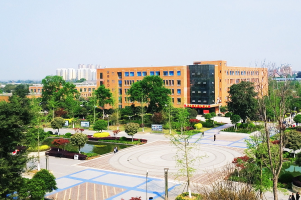 成都中专招生学校